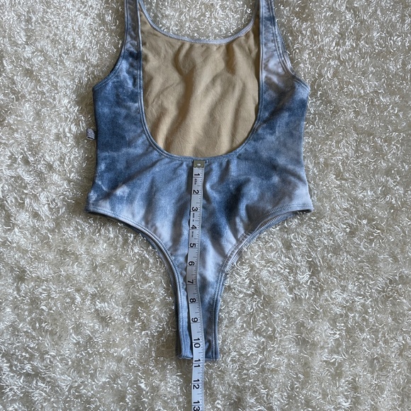 Bikini - Picture 6 of 6